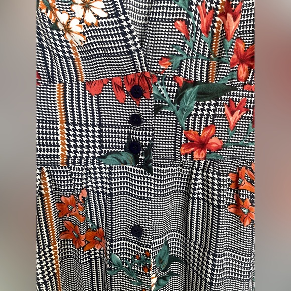 Floral midi button down dress size M with bows - Picture 3 of 6